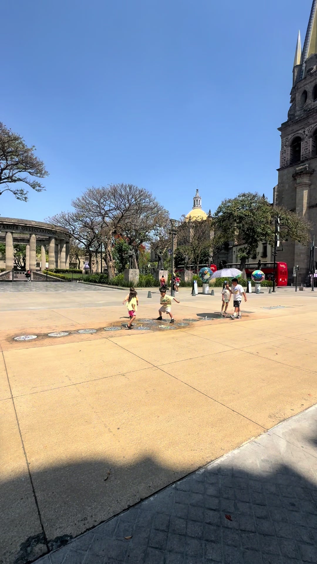 @Los Macías