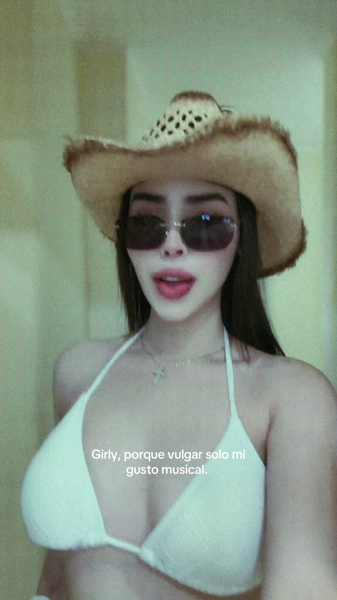 @Vivian F&eacute;lix