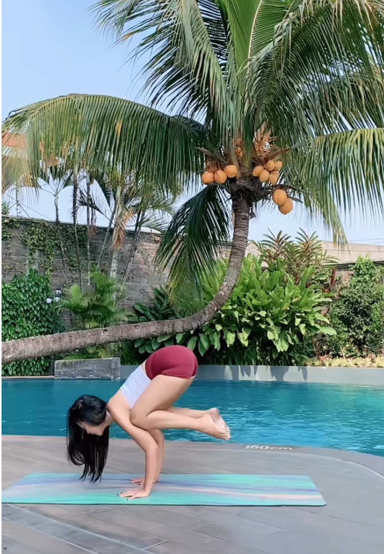 @putri | yoga enthusiast