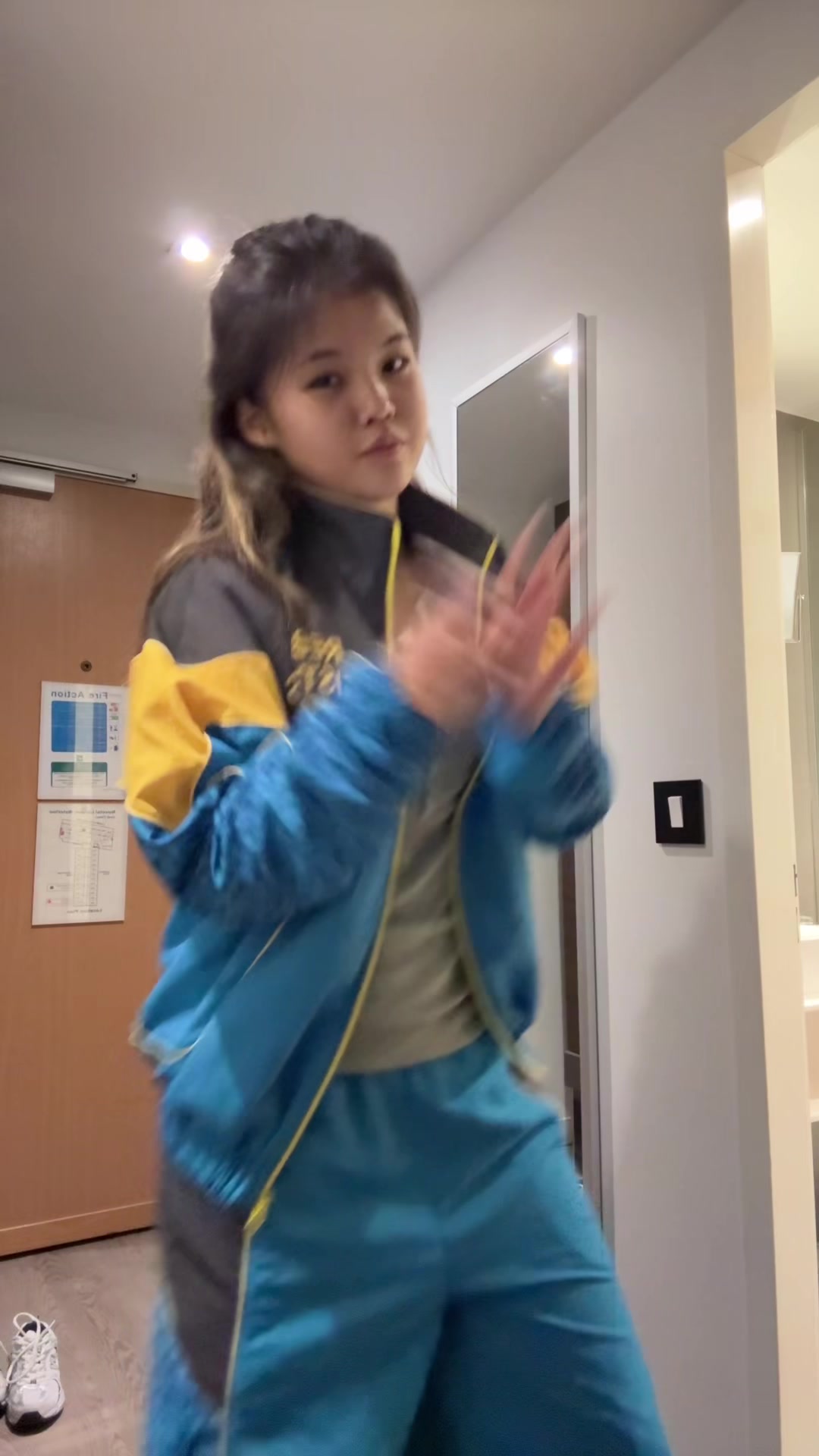 @Ru