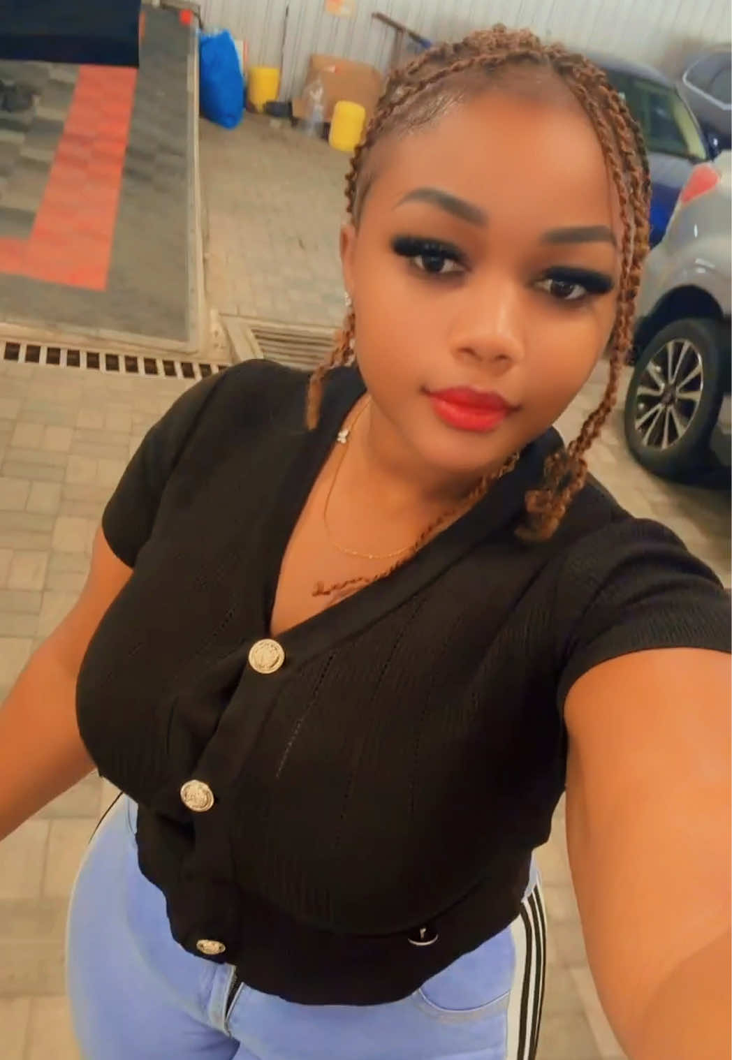 @curvy bree
