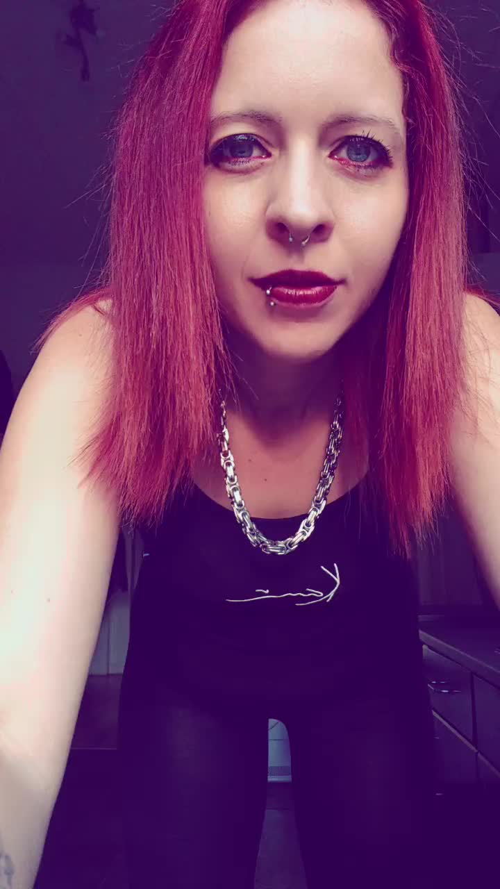 @👑𝖘𝖆𝖗𝖆𝖍👑