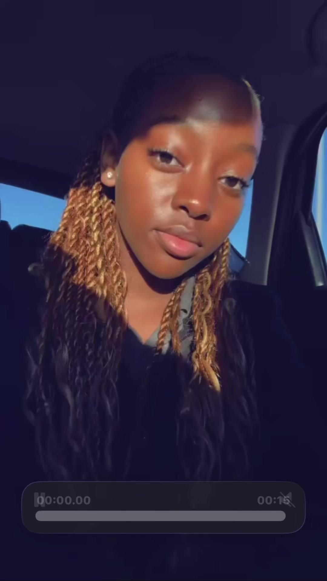 @𝒞𝒶𝓇𝓁𝑒𝑒𝑒𝓃😝