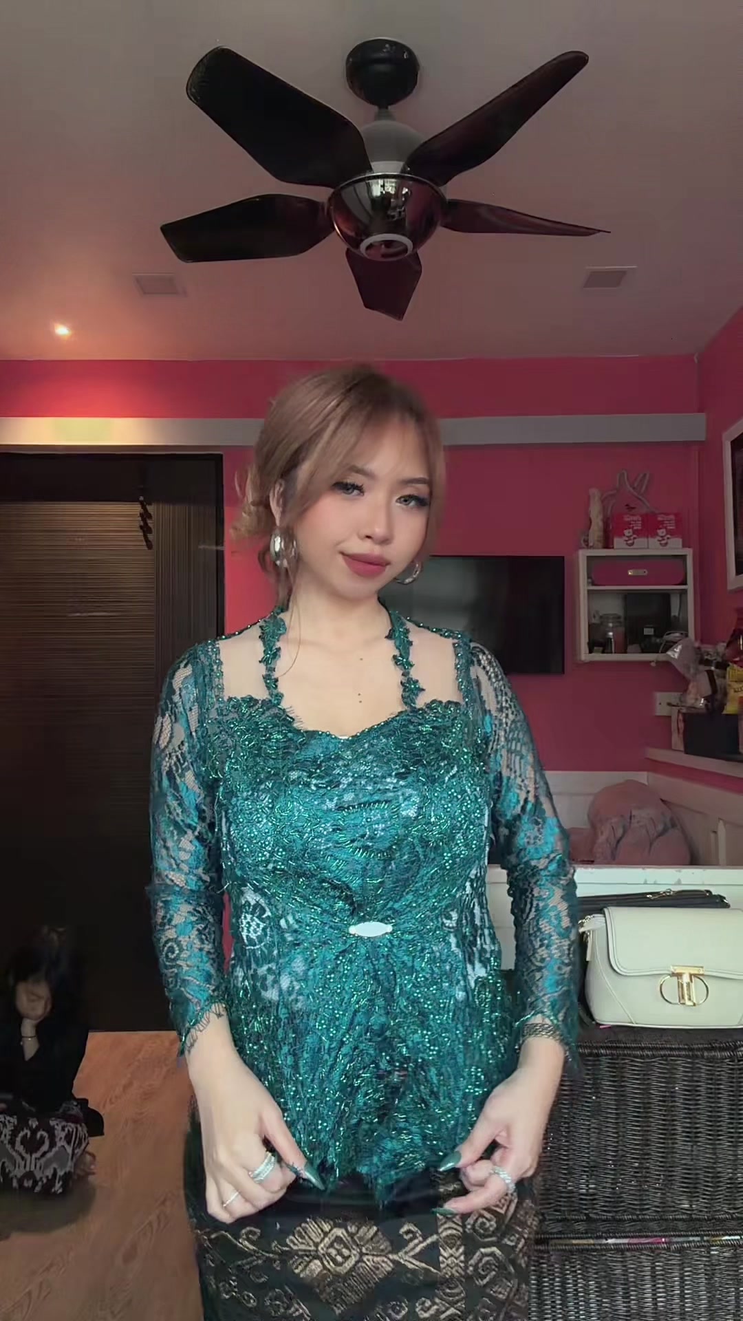 @sashanovia