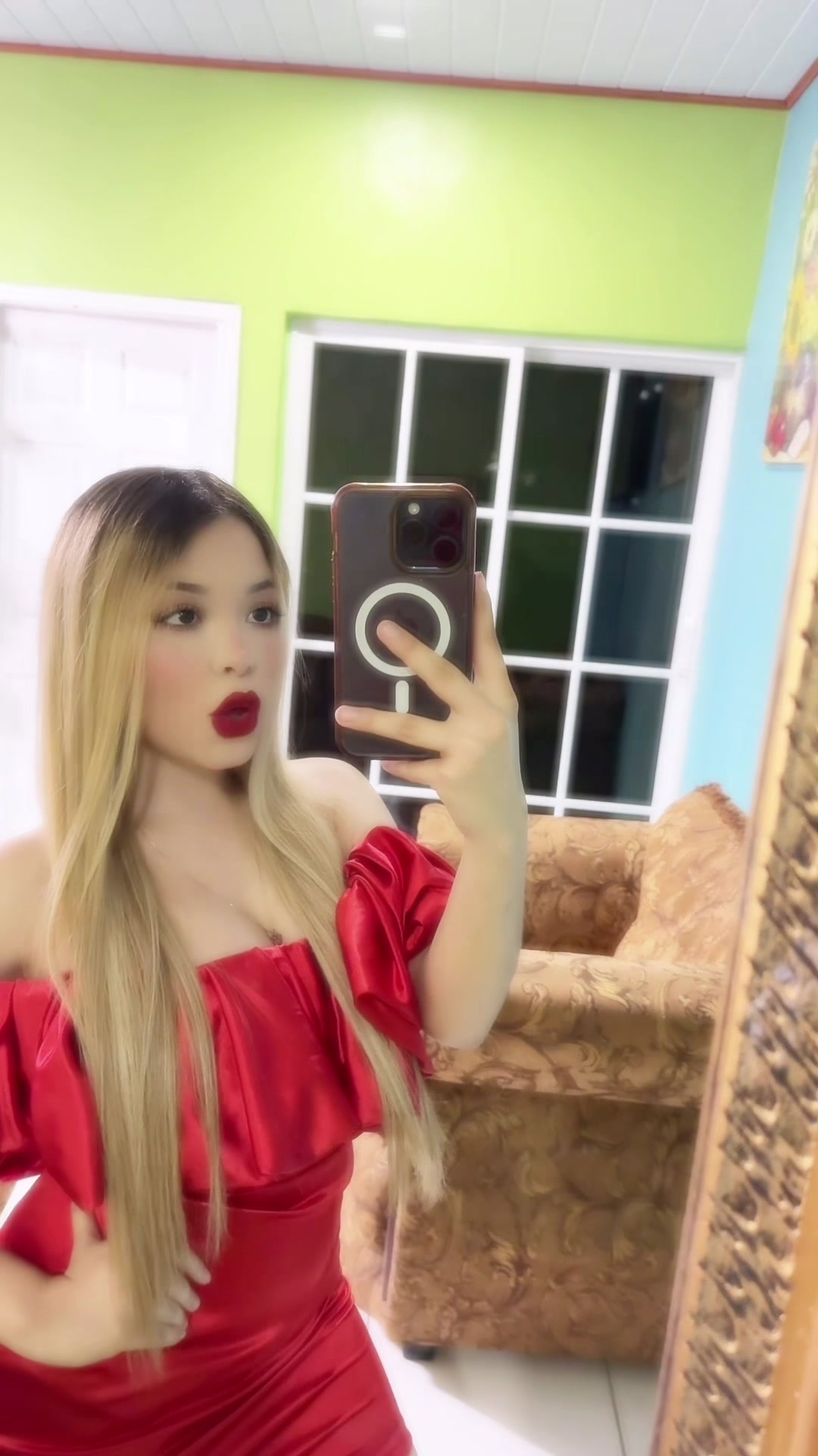 @Ana Munguia