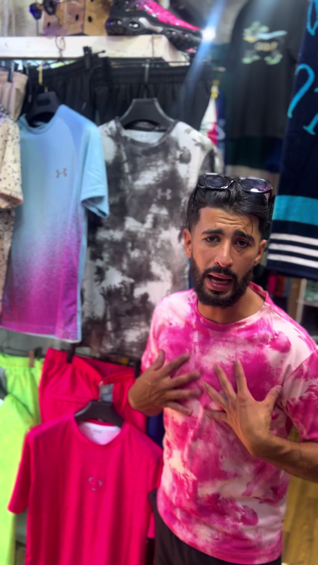 @Parisien💙❤️👕👖👟🕶👔🧢
