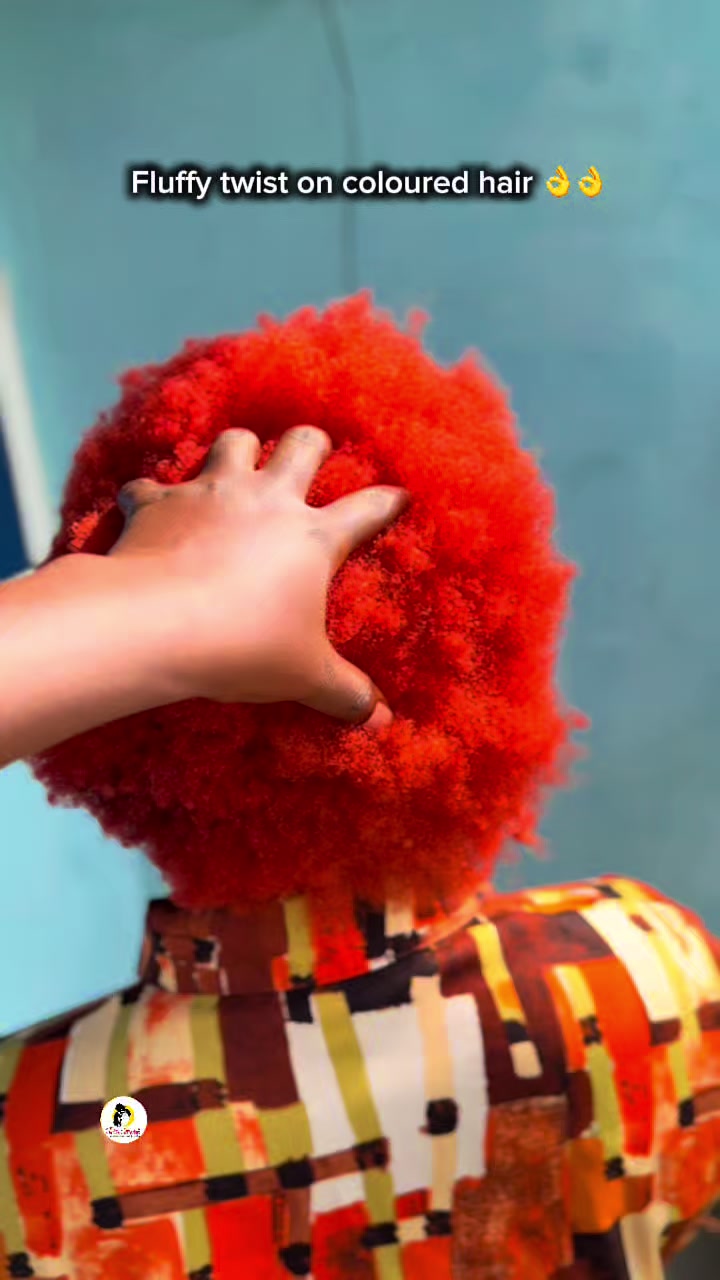 @Riri the twist girl😁