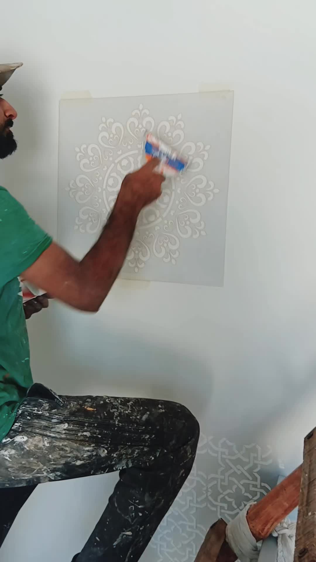 @HousePainter