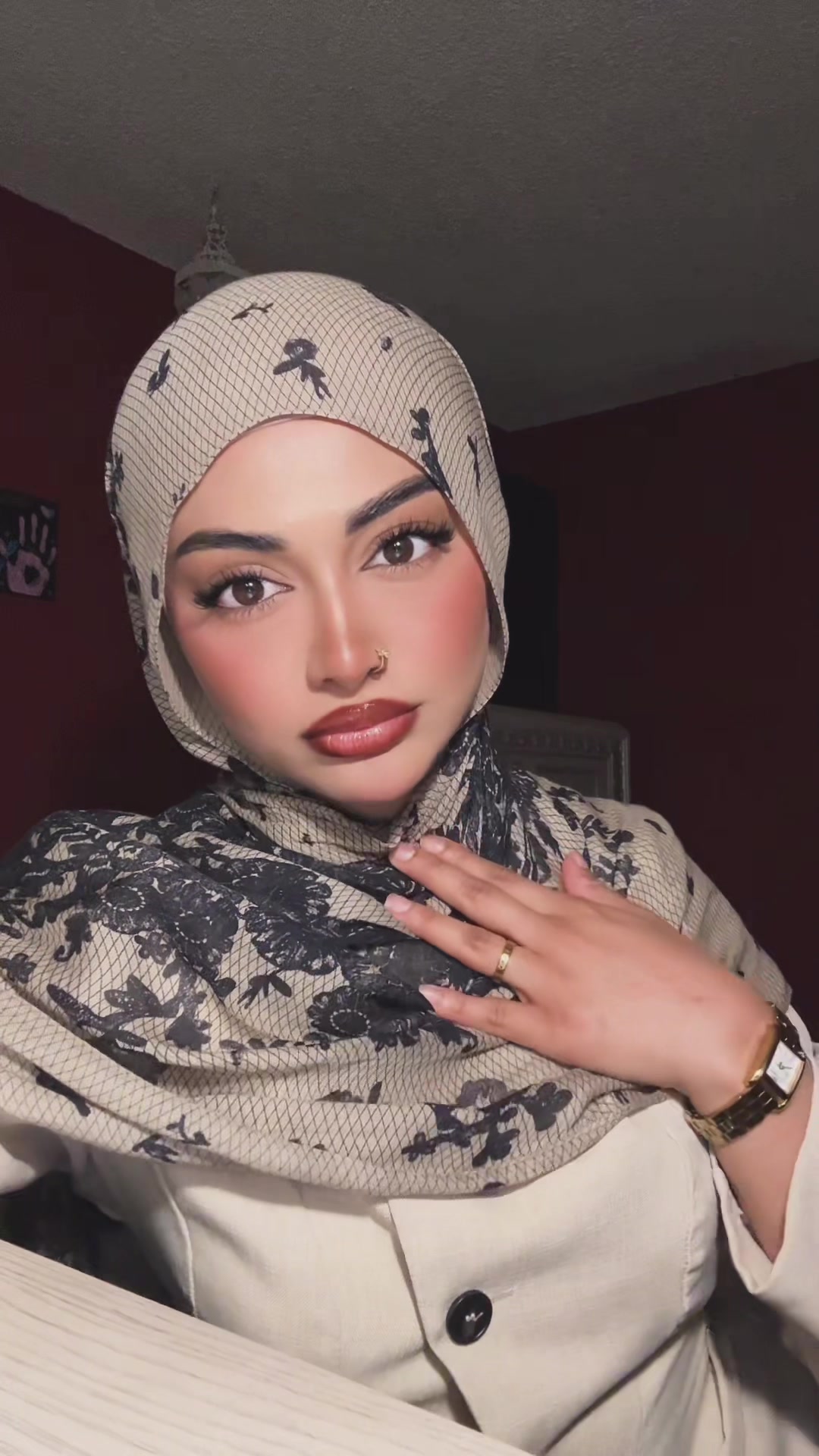 @وحيدة