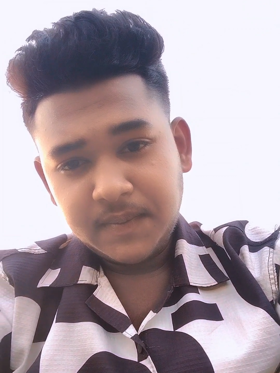 @𝐒Ĩyꫝɱ ╰‿╯