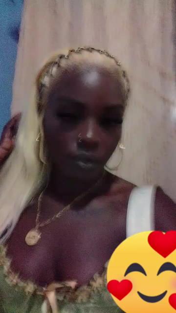 @empressalecia_too