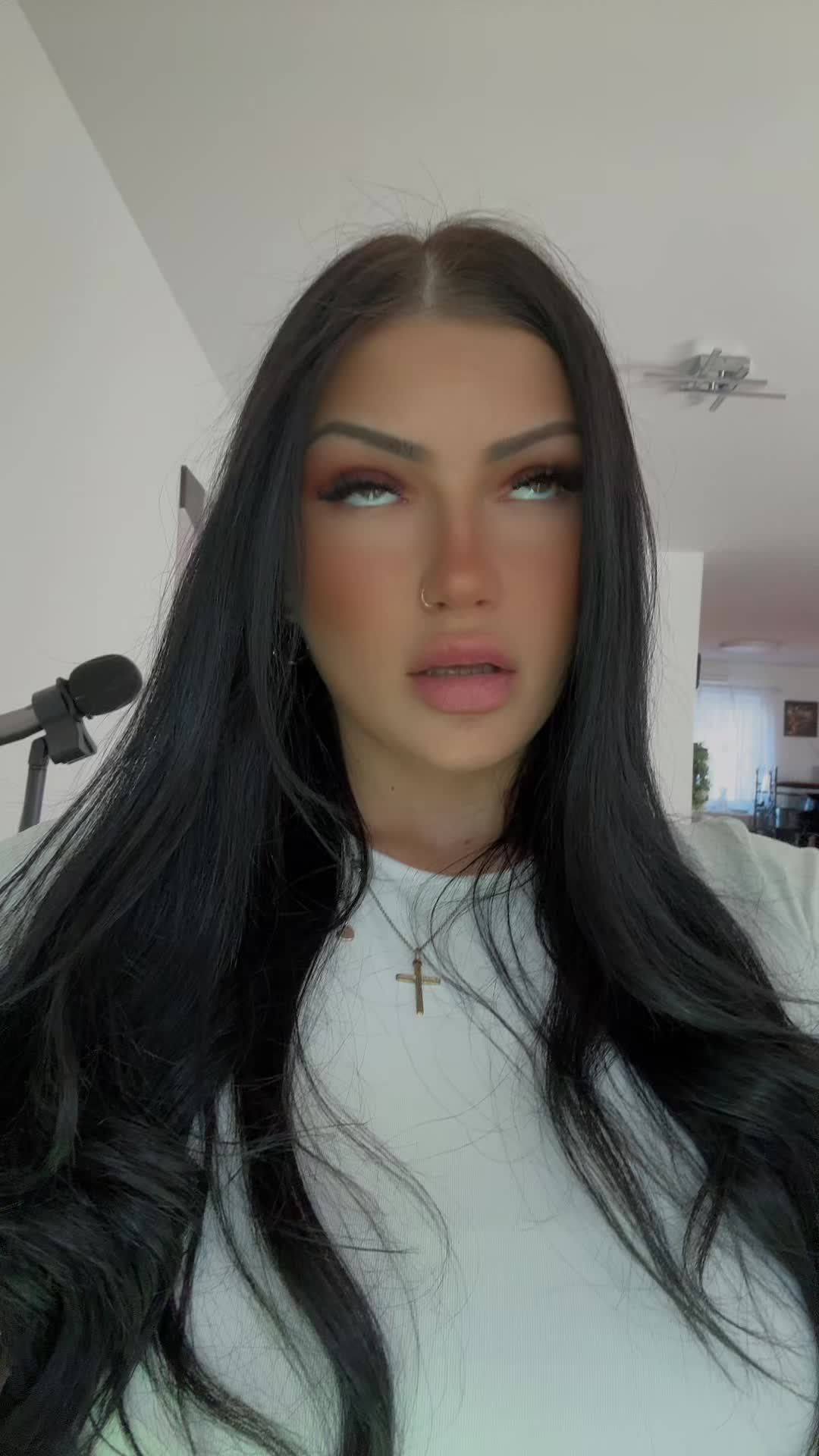 @itsandreea 💫