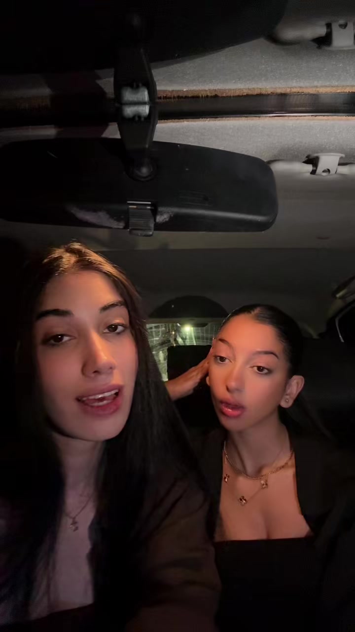@arianazareei__