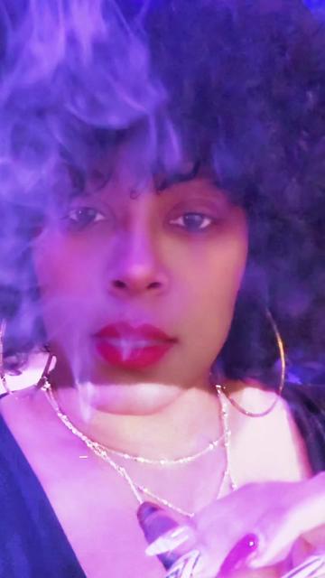 @The Queen of Boutique Cigars