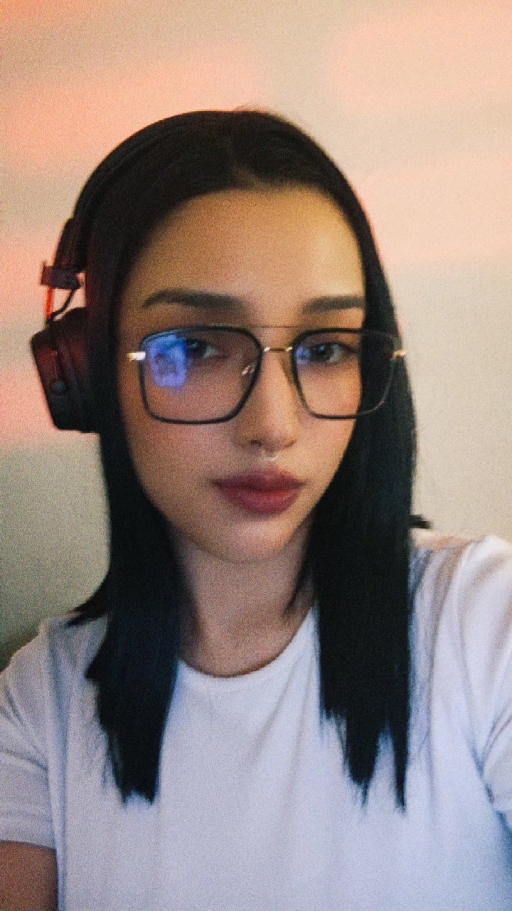@Jey🖤