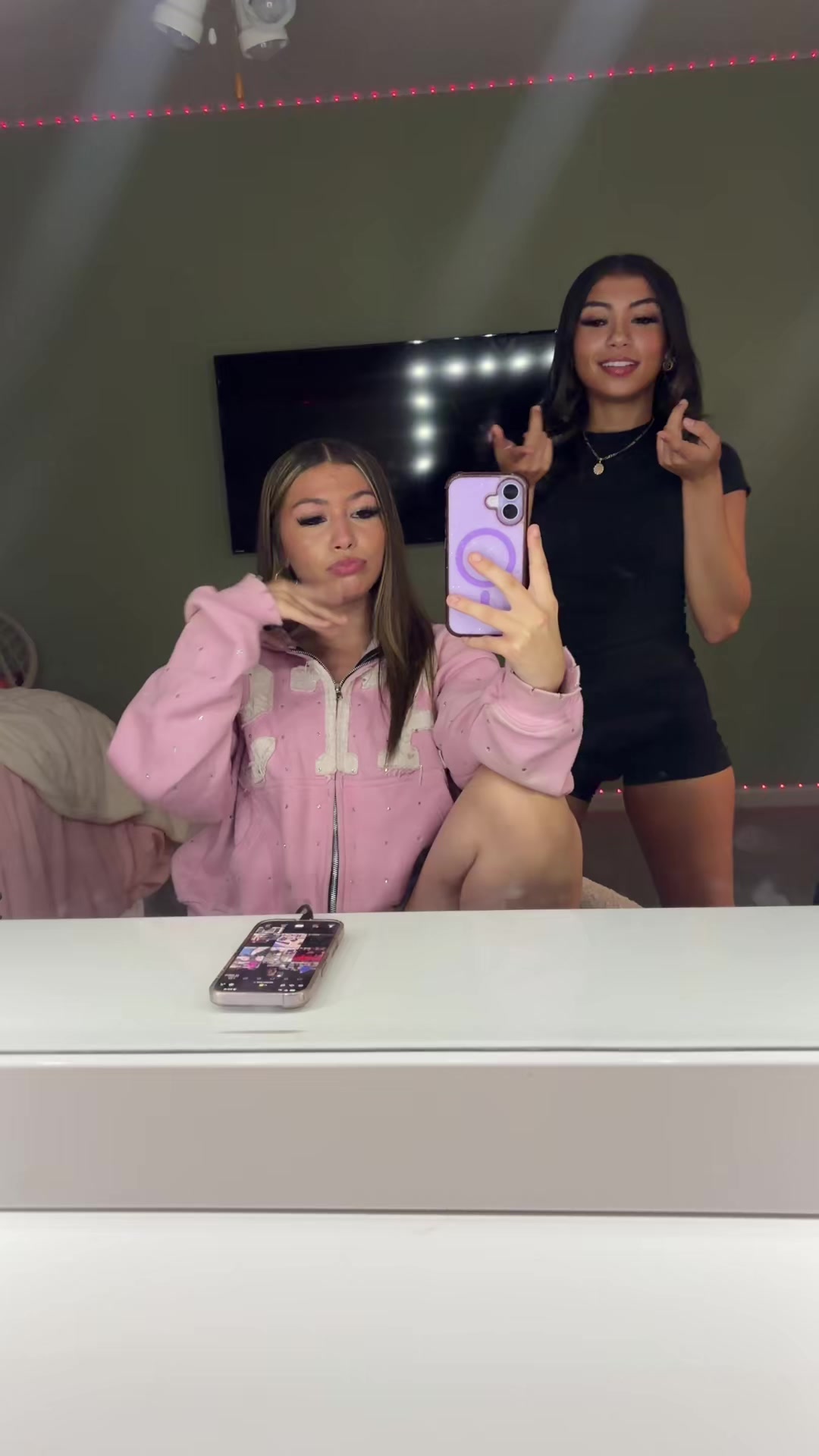 @laniahranaerose