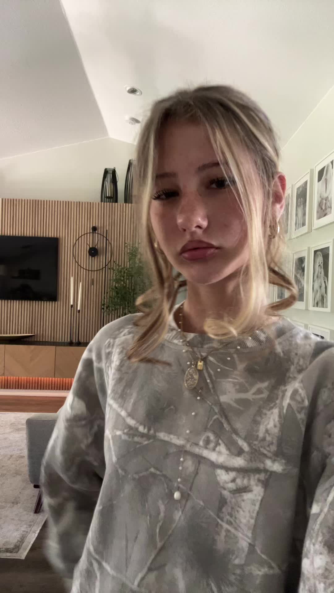 @isabella dimov