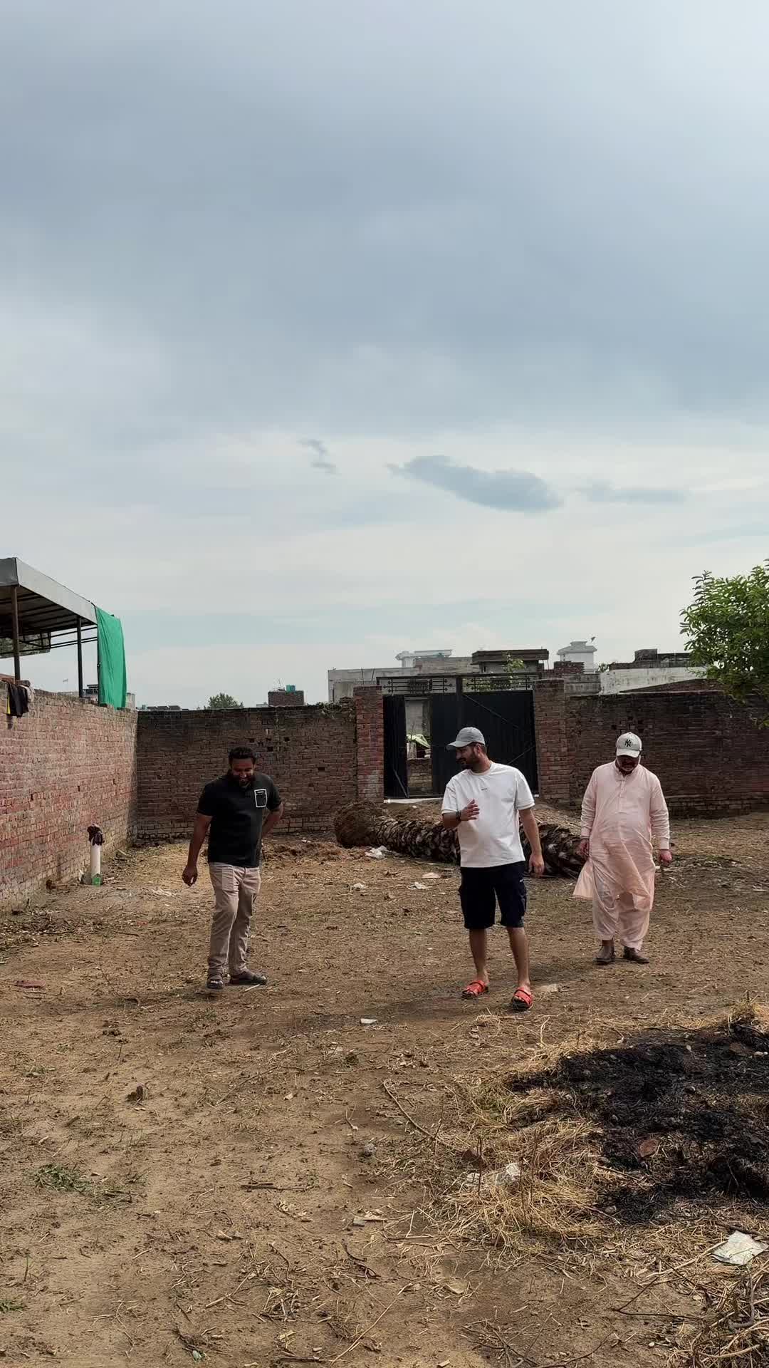 @👑علی بٹ👑