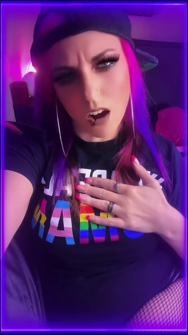 @DD💫UNIVERSE👑QUEEN