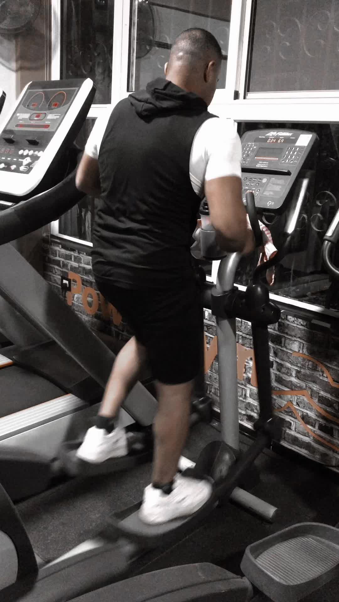 @نفسي احقك حلمي💔الناس تشجعني