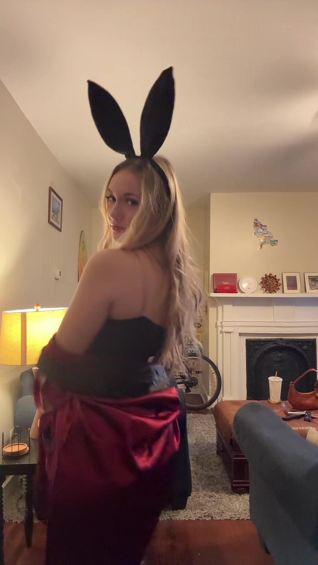 @hannahlybrand