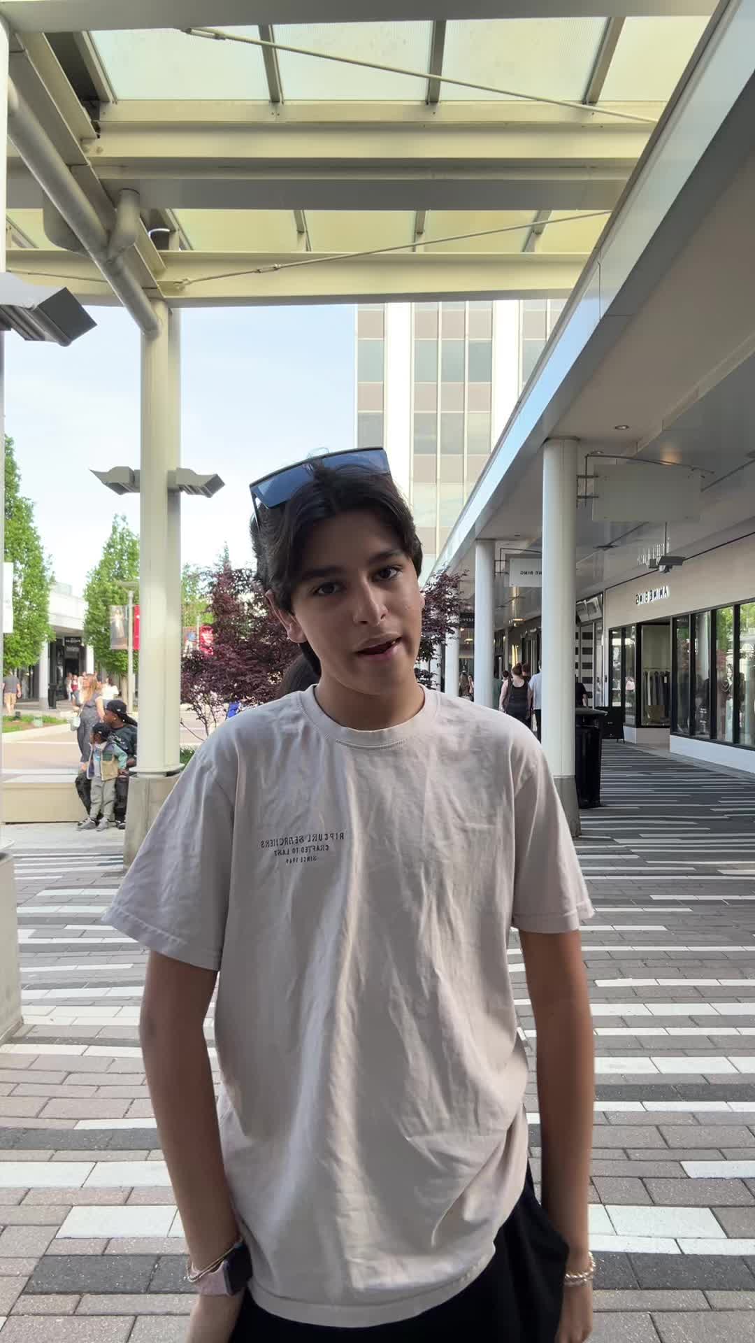 @E S H A N