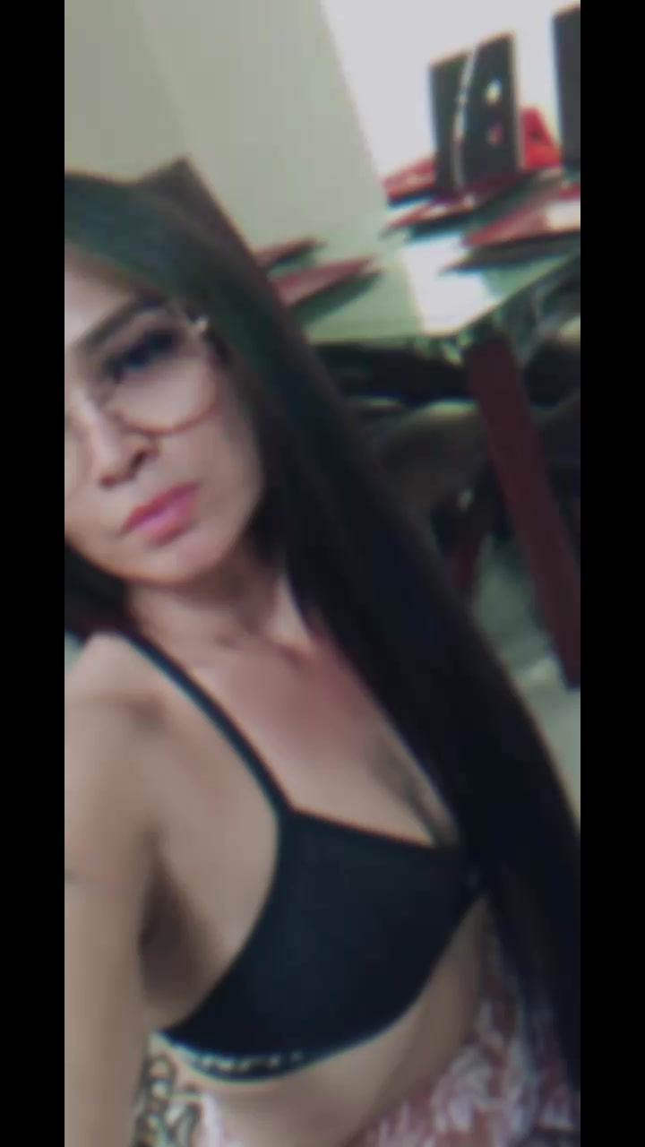 @Melanye Marín💙