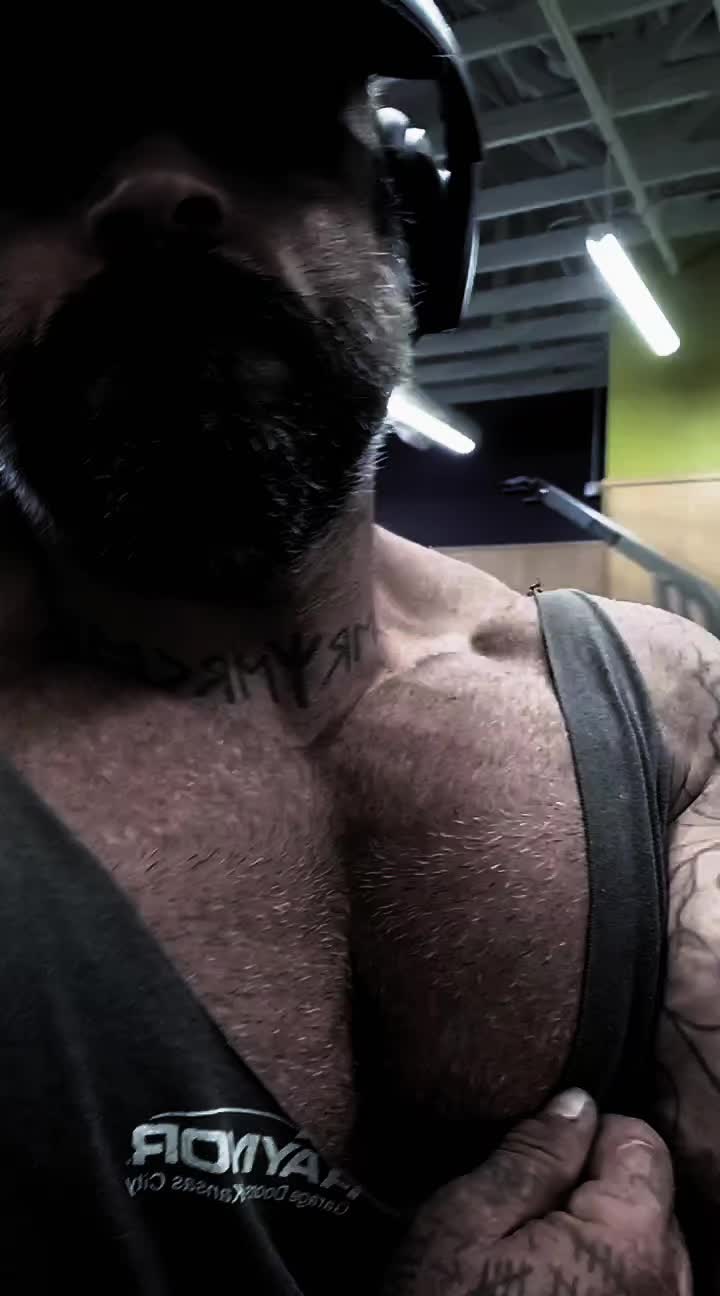 @Flesh_artist_1985