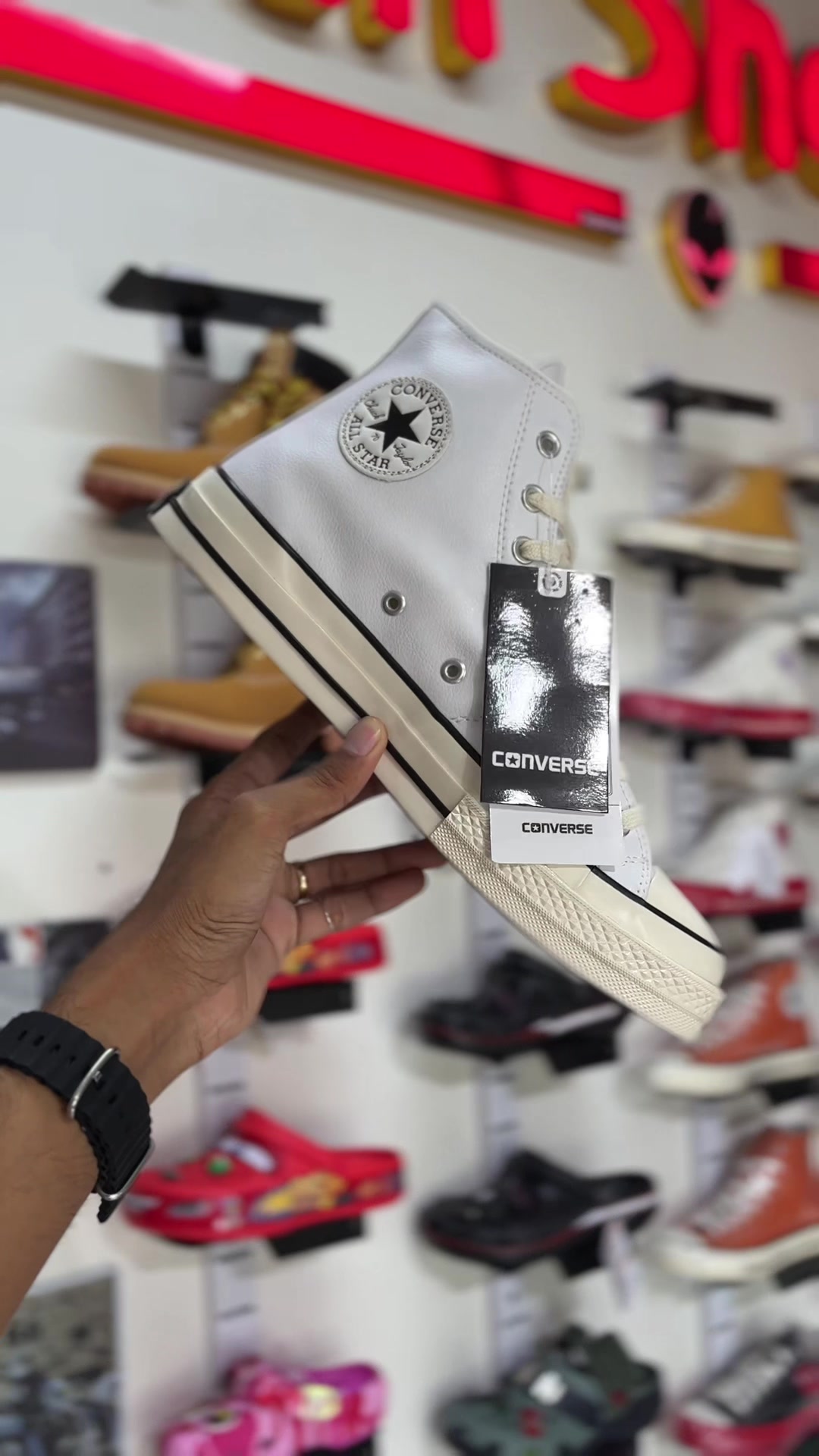 @Alien Sneaker & Streetwear