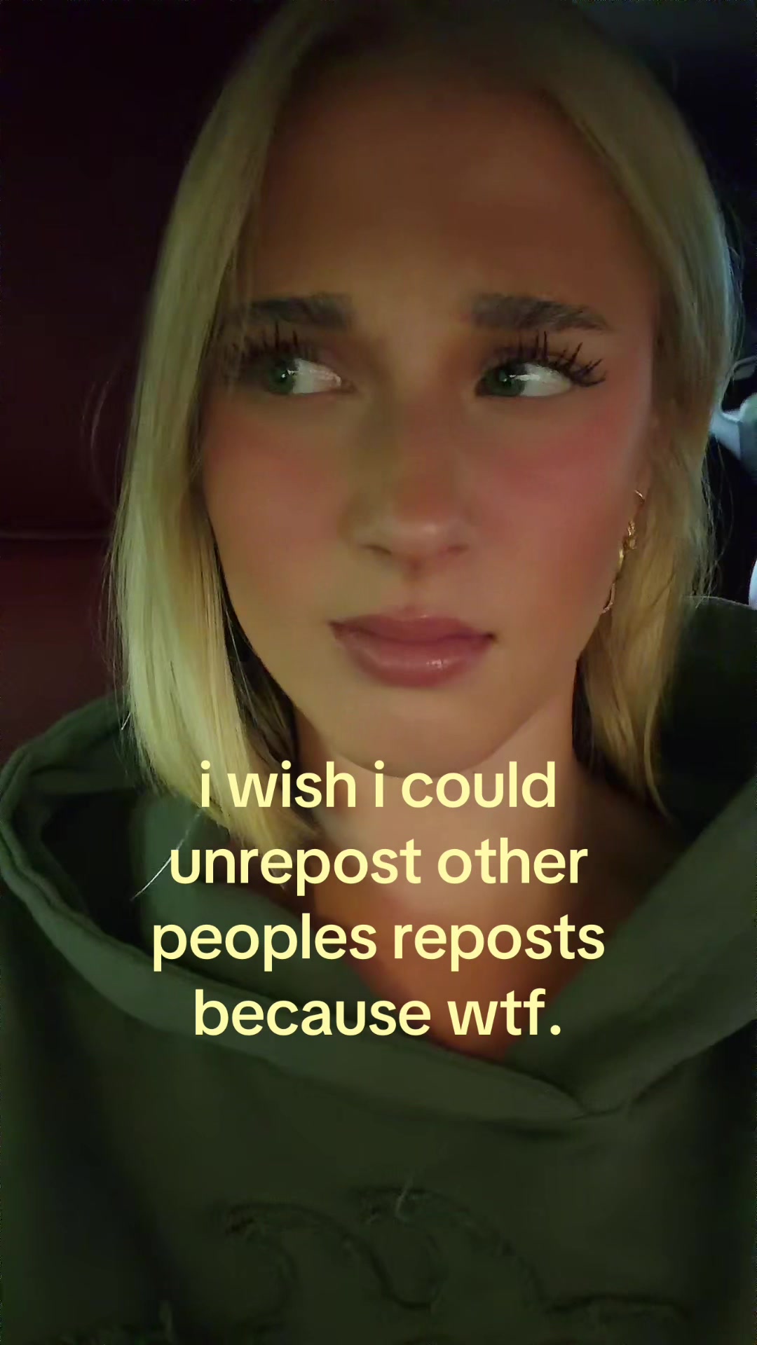 @theelliebarker
