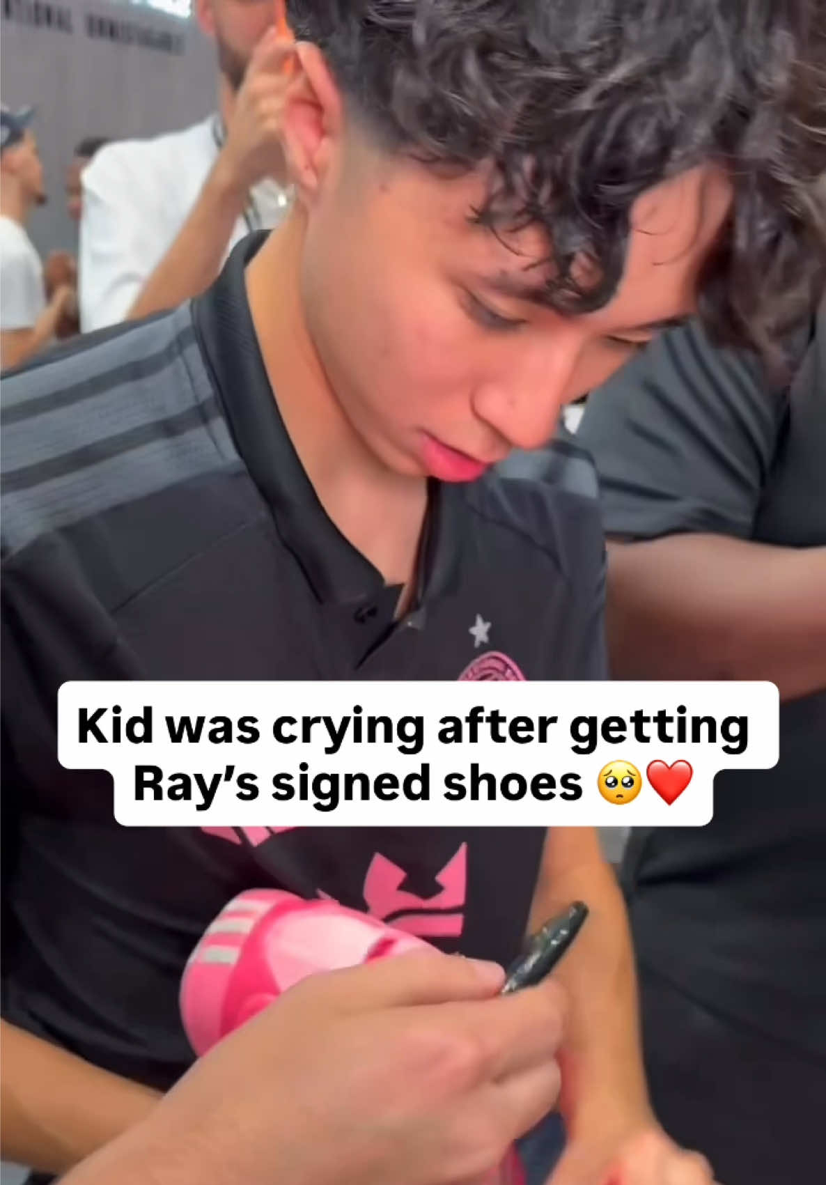 @B/R Kicks