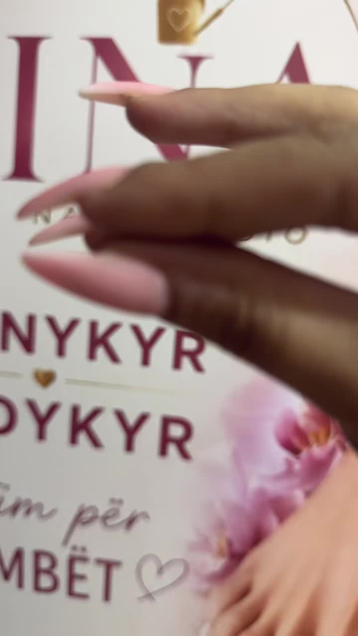 @Lily glloga