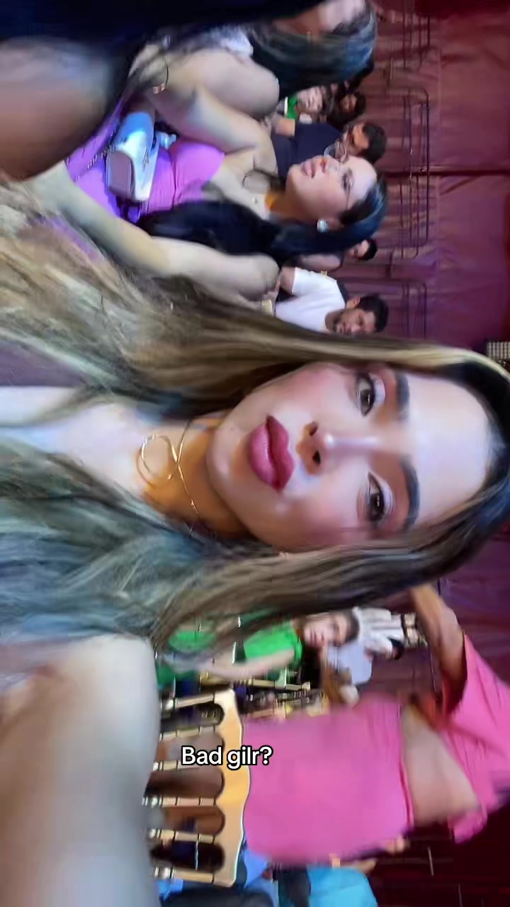 @valesca_nayane