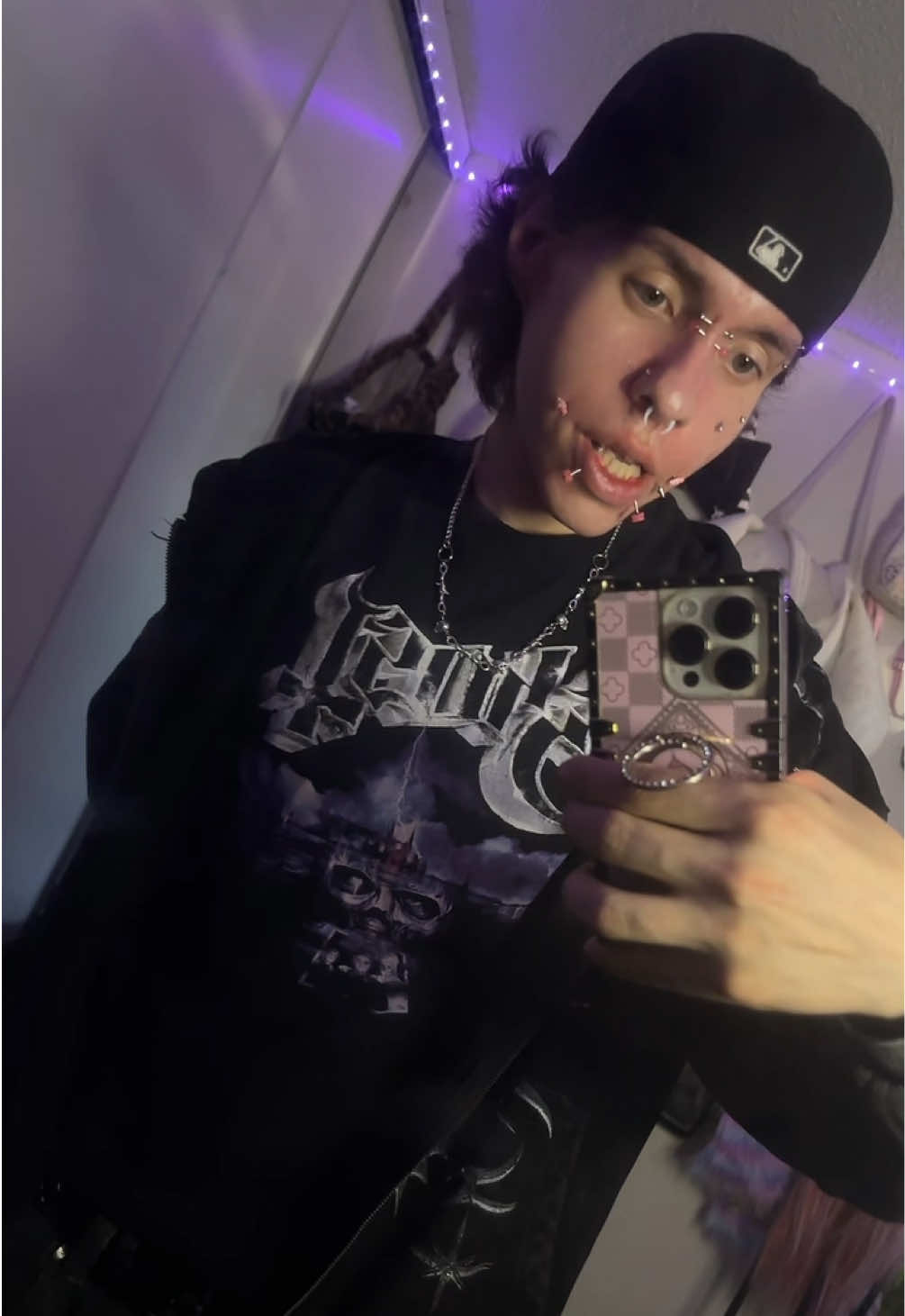 @Delululicious_