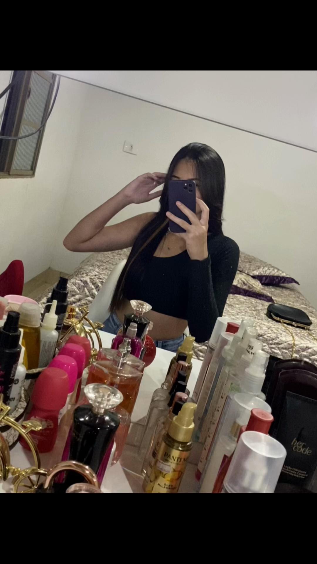 @julia vit&oacute;ria