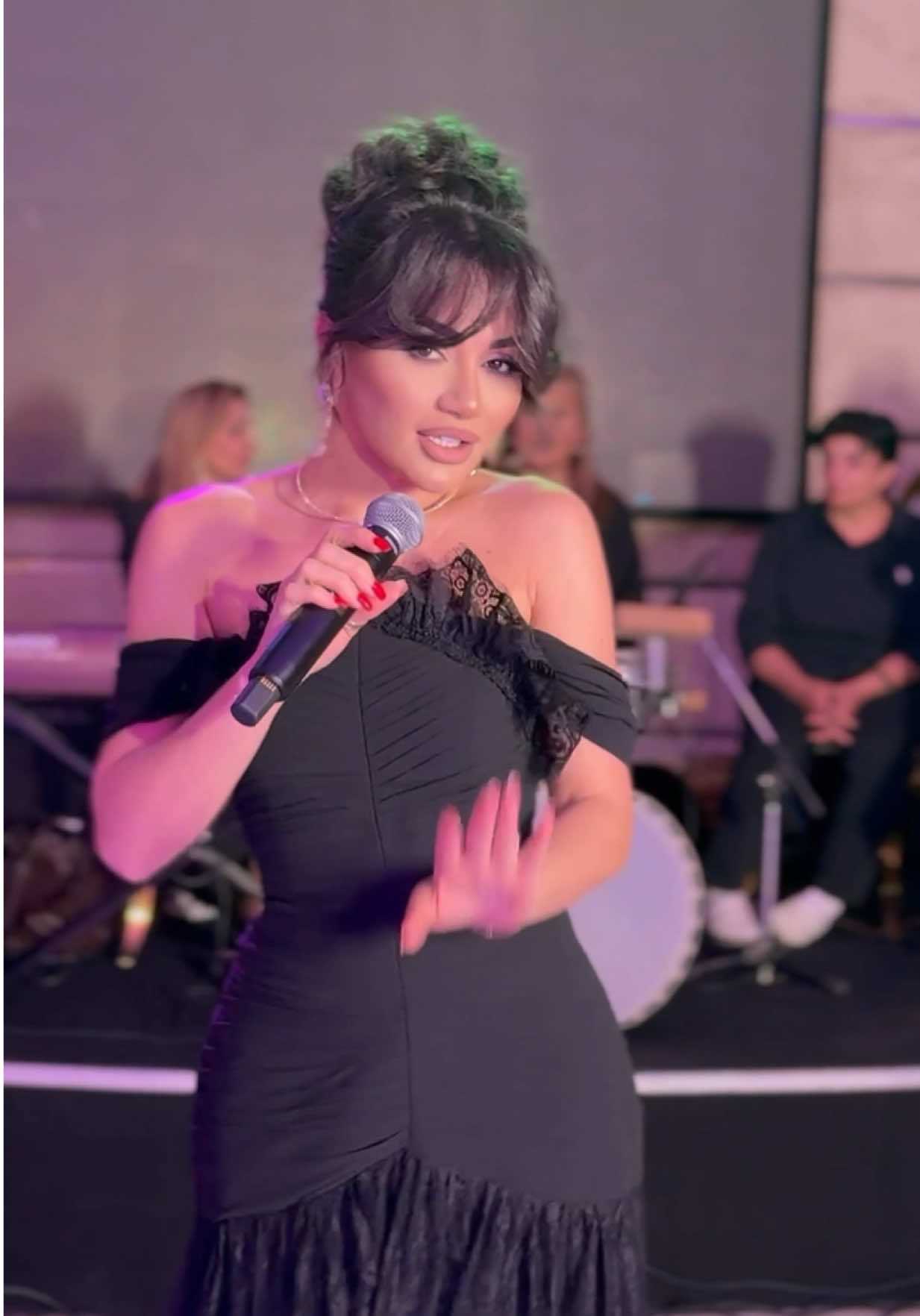 @zeynebheseniofficial