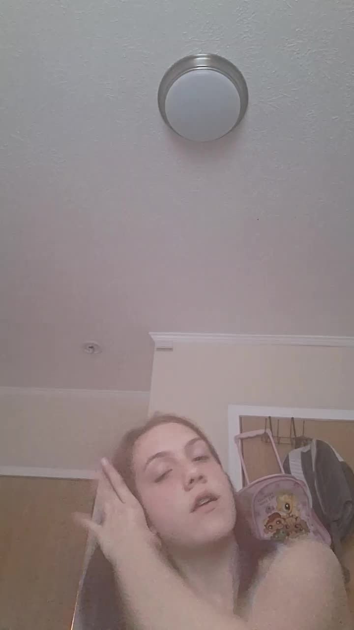 @jasmine gallhar no girlfrined