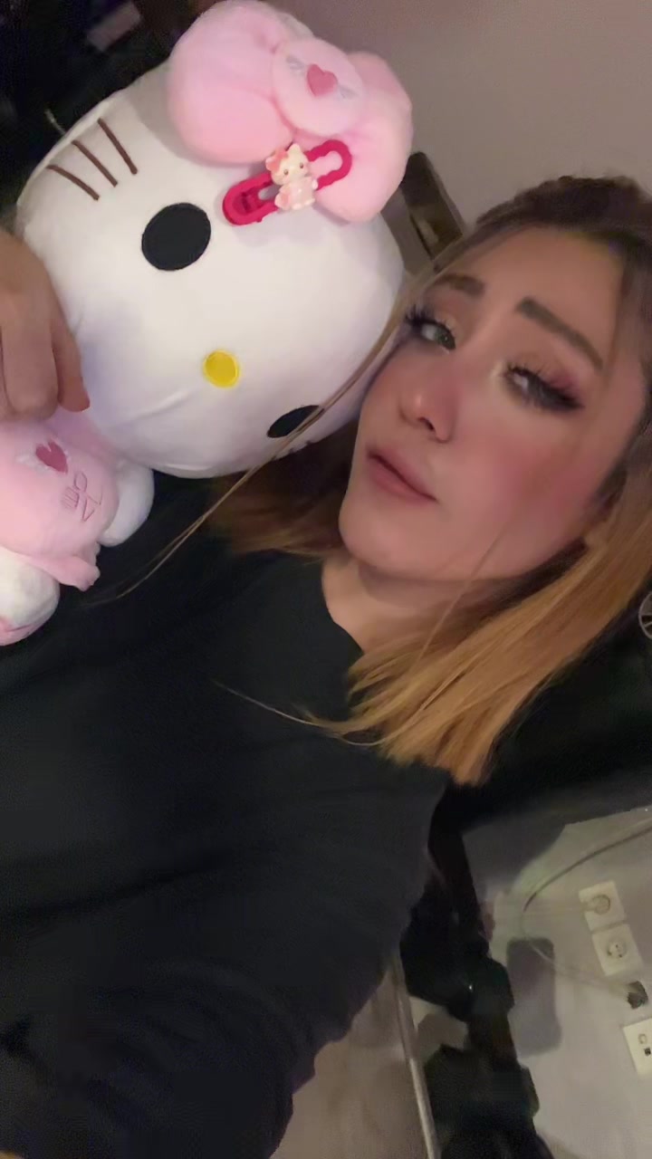 @melikazangene