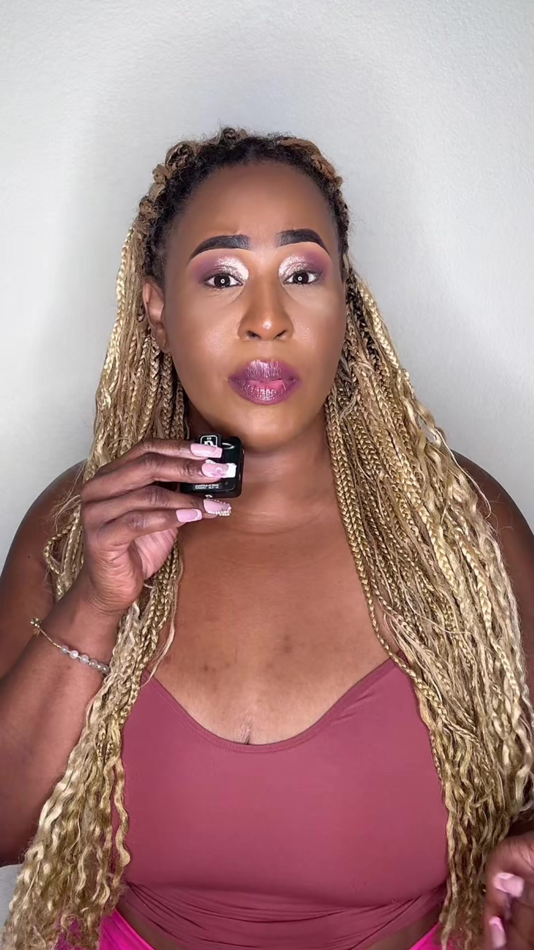 @Nina Beauty Influencer