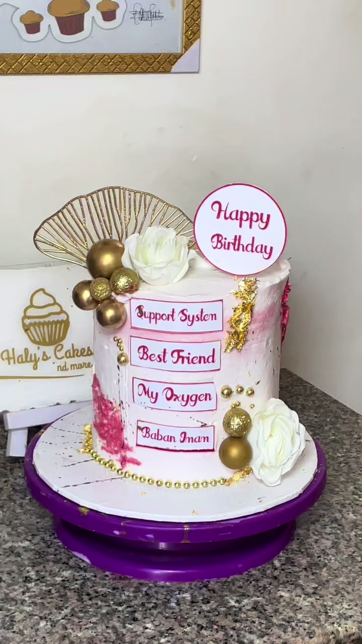@halys_cakes_nd_more