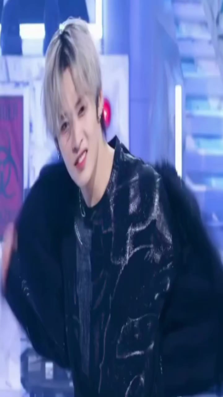@∘˙•⊹ 𝓓αʋι 𝓦 ' 𝓛 ιɳσ! ⊹•˙∘🐰