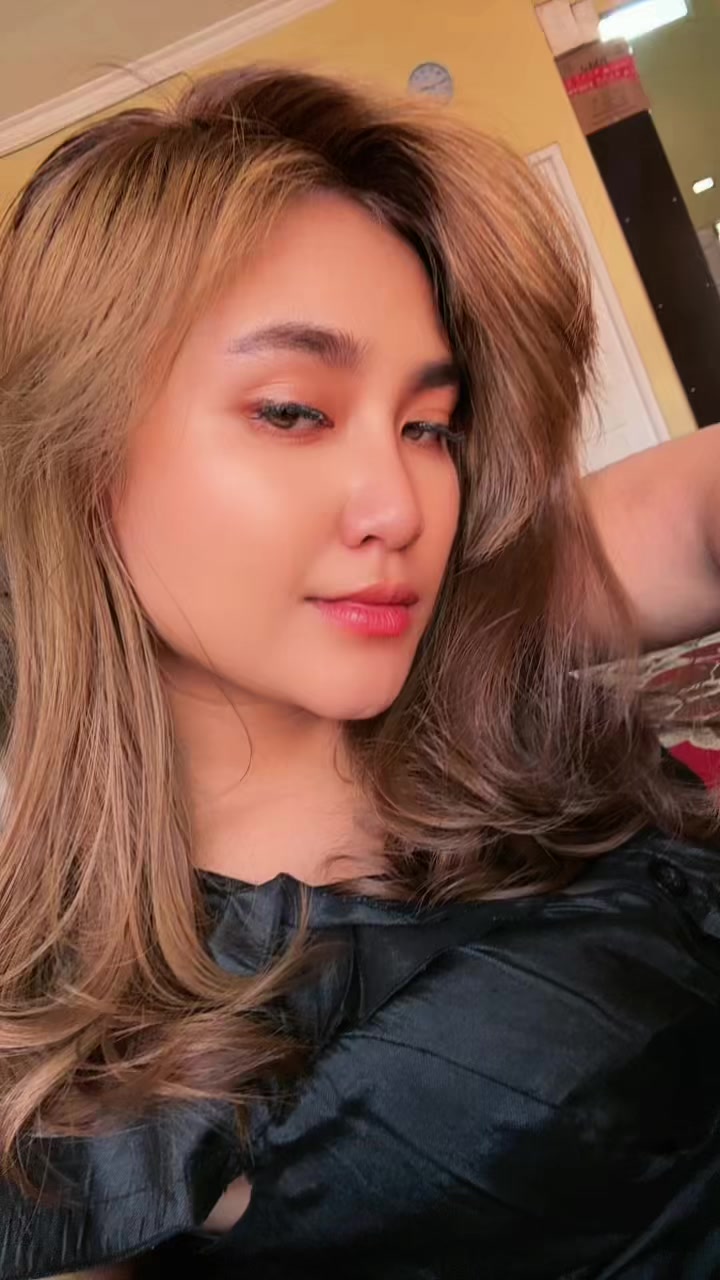 @anjeliasr