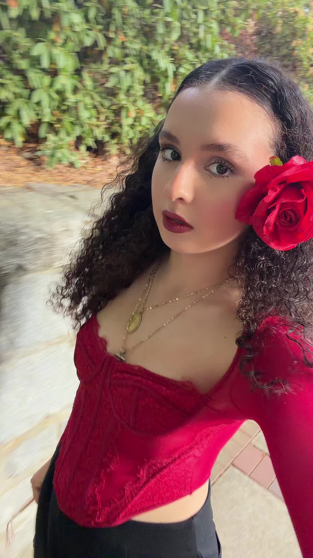 @carolinegarzaaa