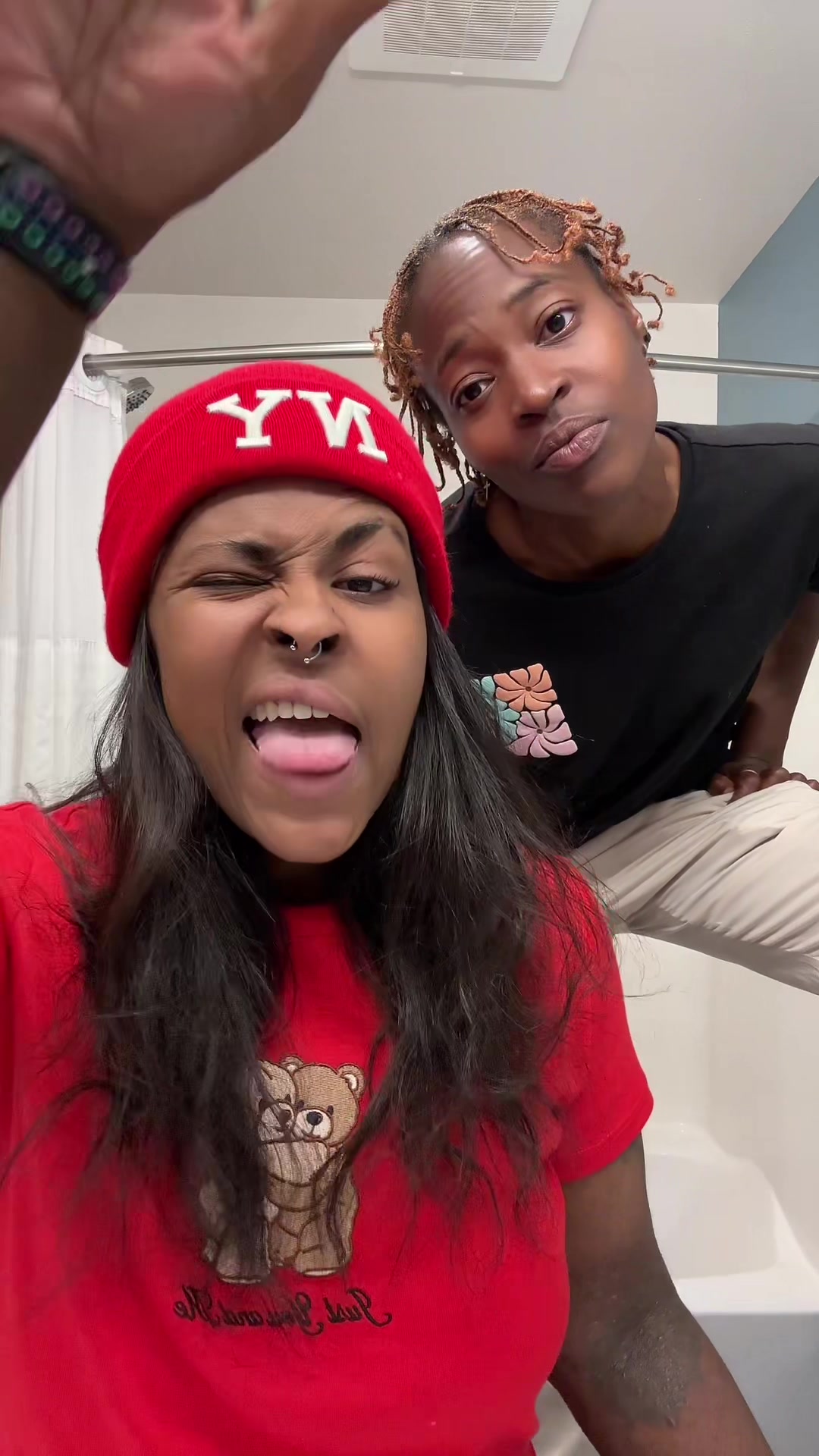 @avibae 📔