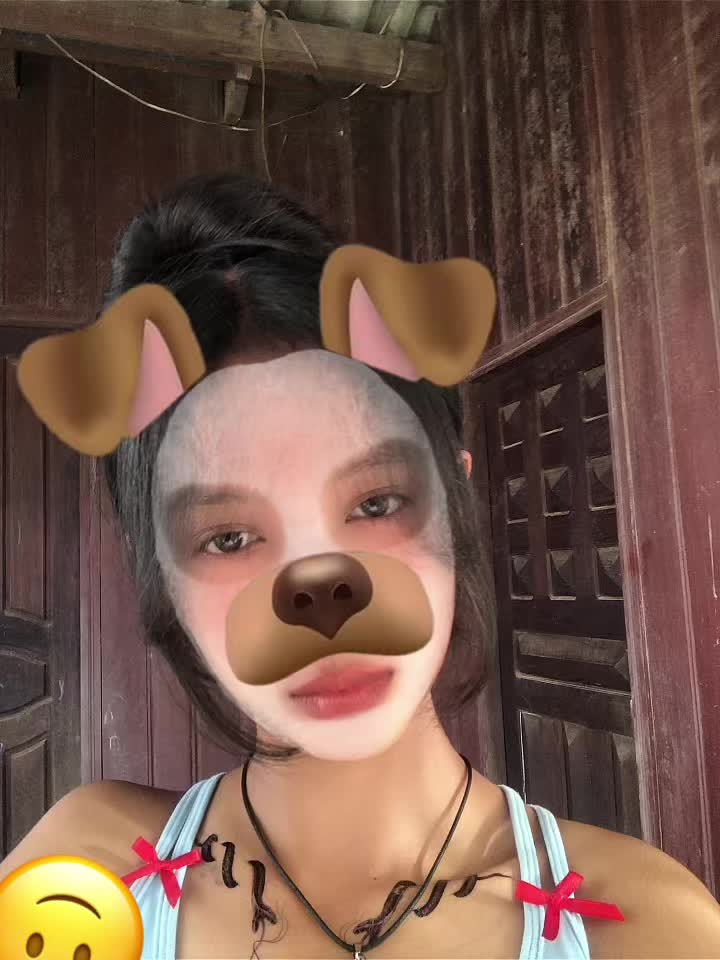@^>~<^