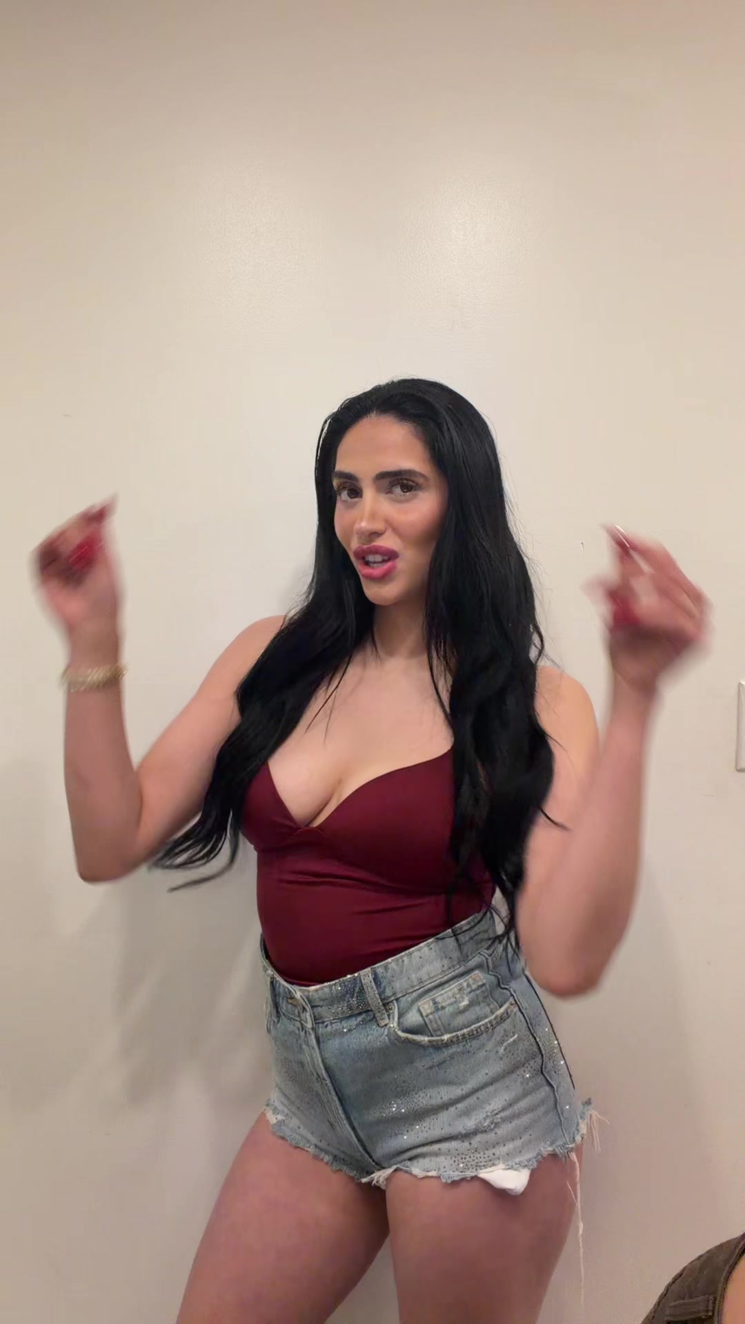 @Lina