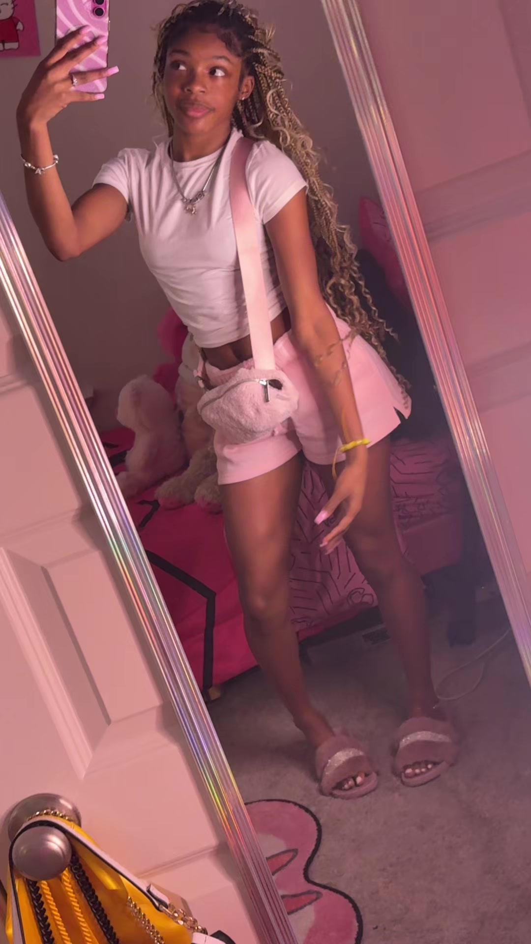 @adria ᥫ᭡ .