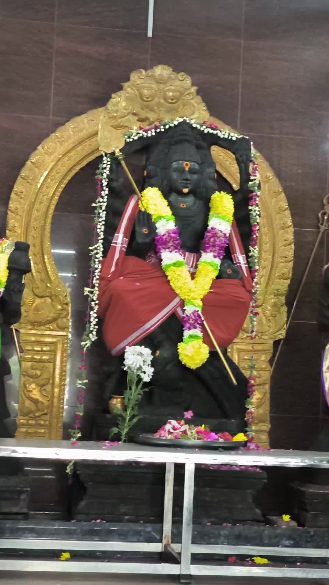 @YourBoyVinoth