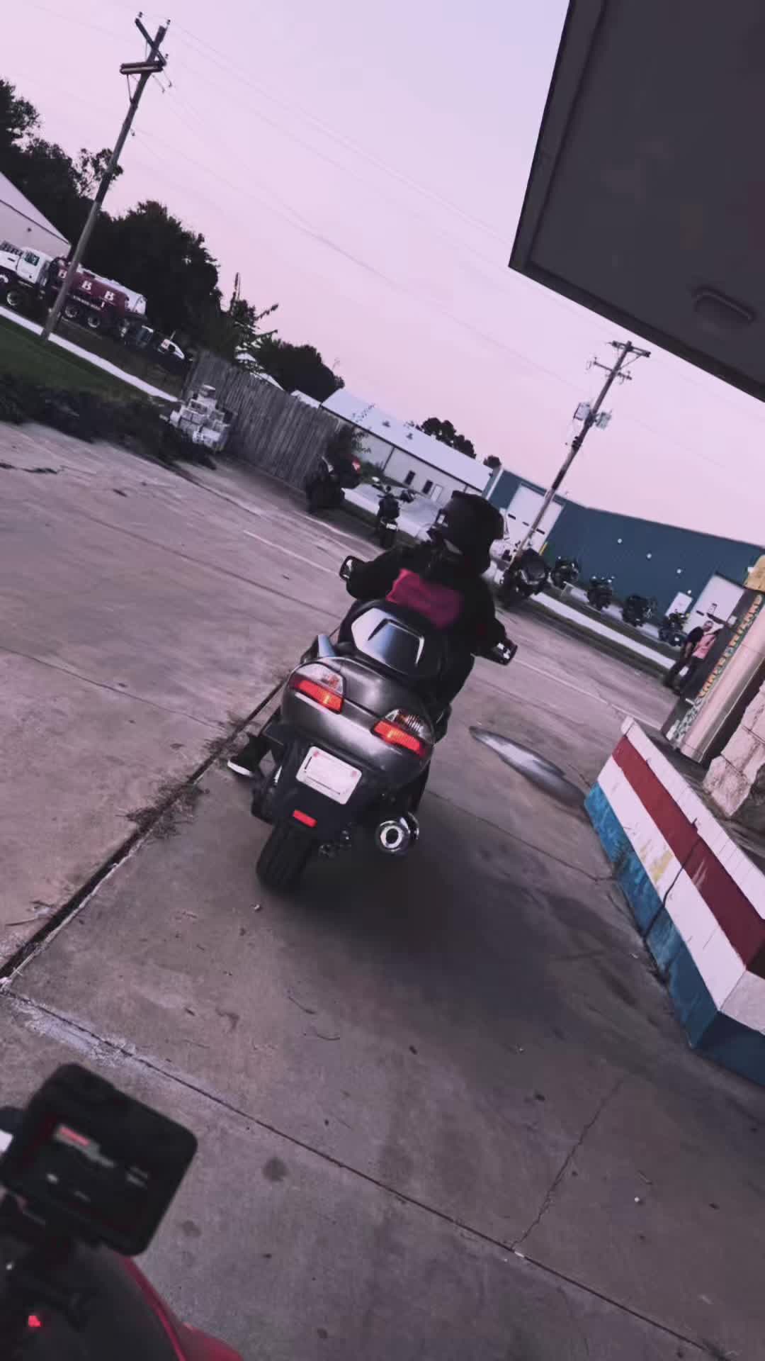 @barber_on_the_bars
