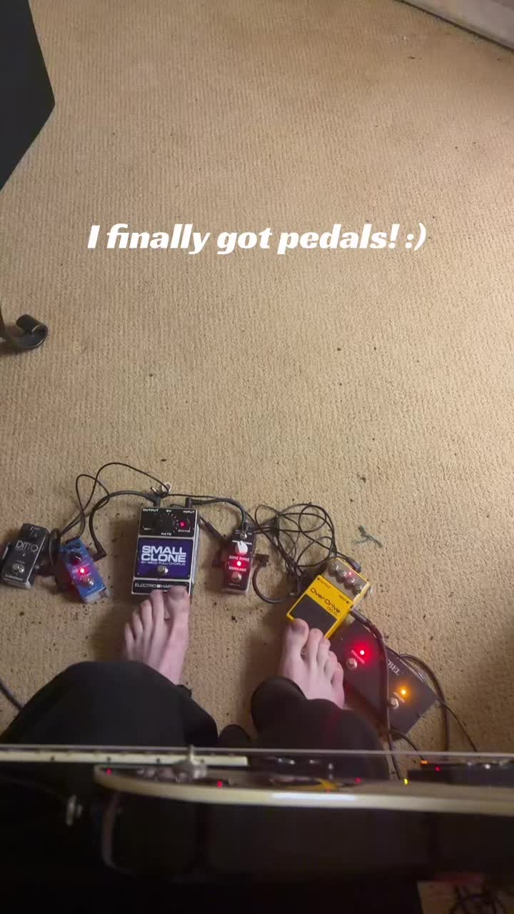 @CurlyCobain